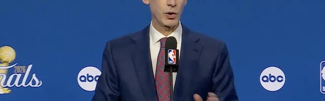 萧华：尼克斯和马刺都拥有深厚的底蕴，很多名宿来现场观战