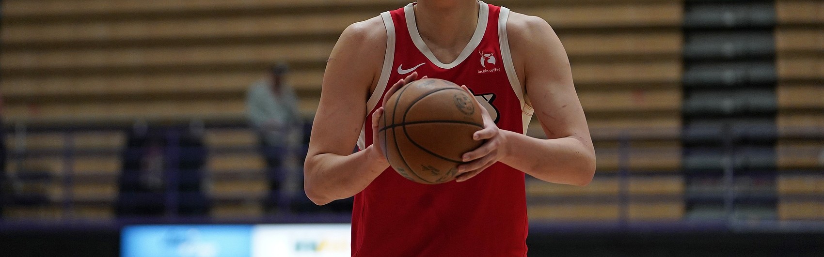 NBA直播-13分7板！杨瀚森工作室：赛程密集路途波折 每一场都是硬仗与考验